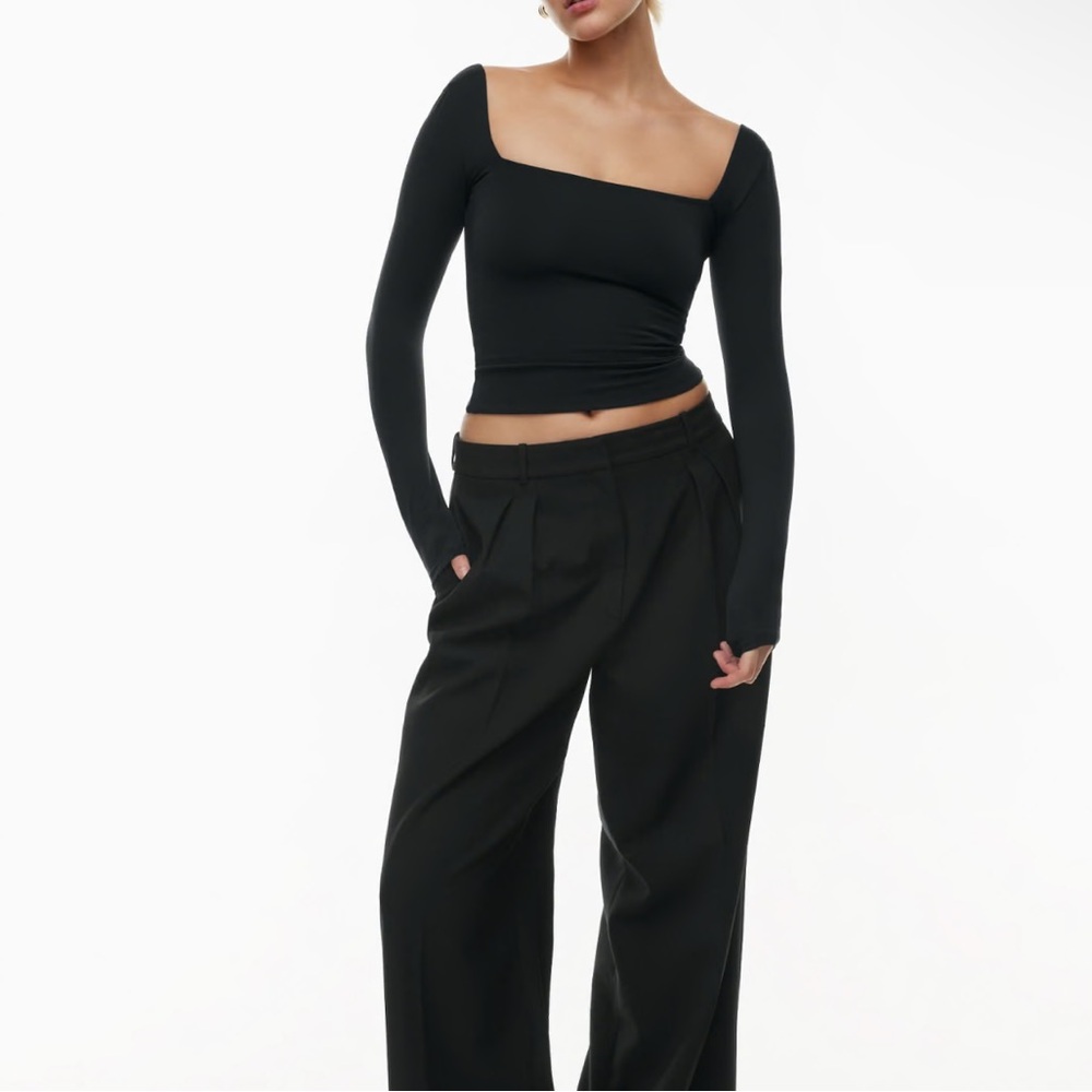 Contour Squareneck Longsleeve
$48
